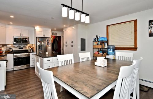 311 Independence Rd, Norristown PA  19403-4021 exterior