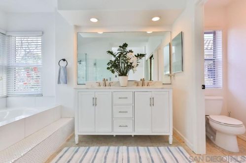 4373 Corte De La Fonda, San Diego CA  92130-2126 exterior