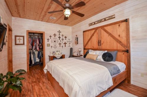 38322 Cork St, Hempstead TX  77445-7408 exterior
