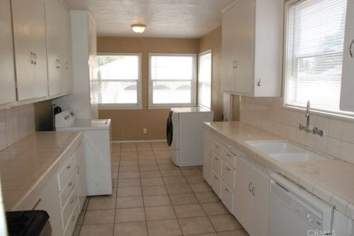 4601 Central Ave, Riverside, CA 92506-2328