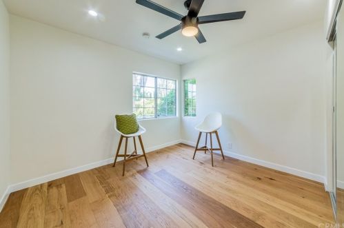 17602 Collins St, Van Nuys CA  91316-1245 exterior