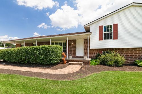 1327 Rome Corners Rd, Galena, OH 43021-9535
