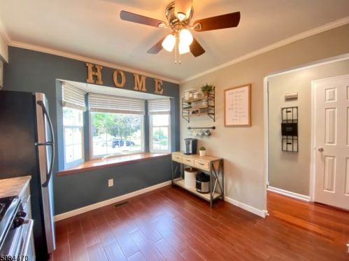 208 Salem Ct, Flemington NJ  08822-2034 exterior