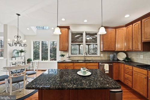 3211 Winter Sun Ter, Herndon VA  20171-1939 exterior