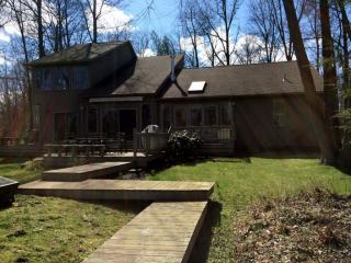 23 Indian Creek Dr, Rudolph, OH 43462-9721