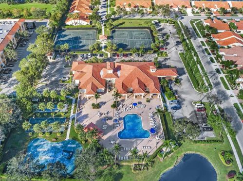 6090 Lake Hibiscus Dr, Delray Beach FL  33484-4617 exterior
