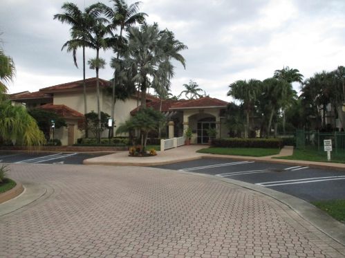 19314 Glenmoor Dr, West Palm Beach, FL 33409-2818
