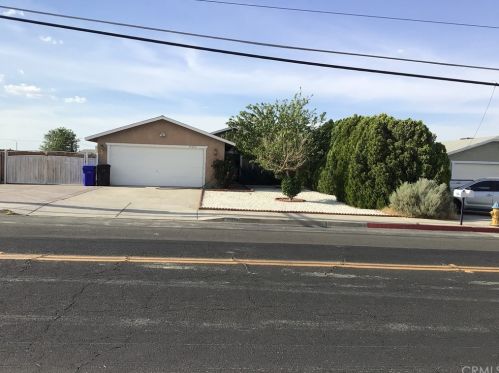 15466 Yates Rd, Victorville, CA 92395-5336