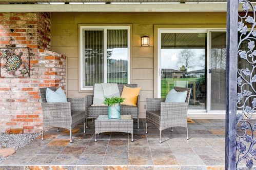 6716 Fairfield Dr, Santa Rosa, CA 95409-6009