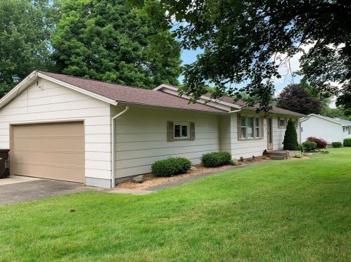 3689 Morefield Rd, Hermitage, PA 16148-3785