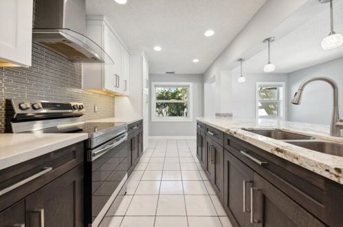 729 Heron Dr, Delray Beach, FL 33444-1923