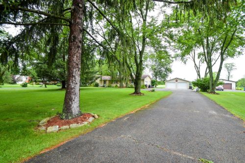 9249 Access Rd, Brookville, OH 45309-9649