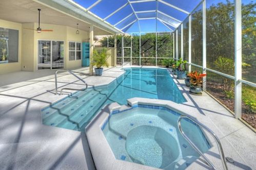2728 Autumn Leaves Dr, Daytona Beach, FL 32128-7154