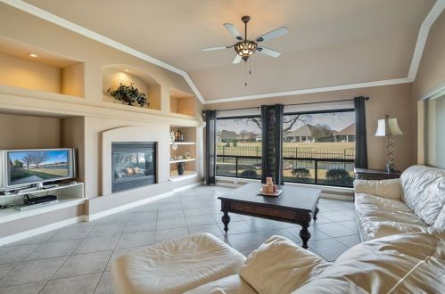 9504 Orangewood Trl, Denton TX 76207-8624 exterior