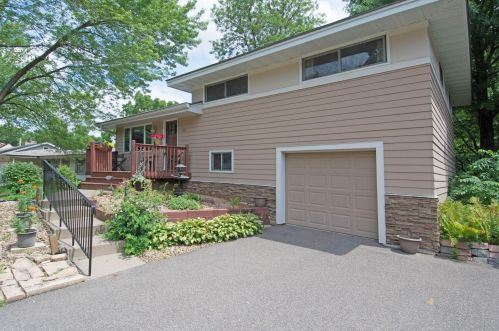 2926 Idaho Ave, Minneapolis, MN 55427-2927