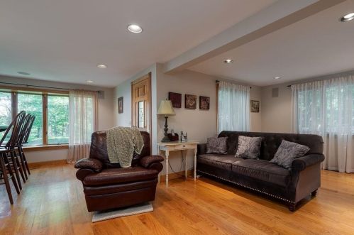 258 Shore Dr, Salem NH  03079-1694 exterior