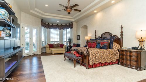 15645 7 St, Phoenix AZ 85014-4142 exterior