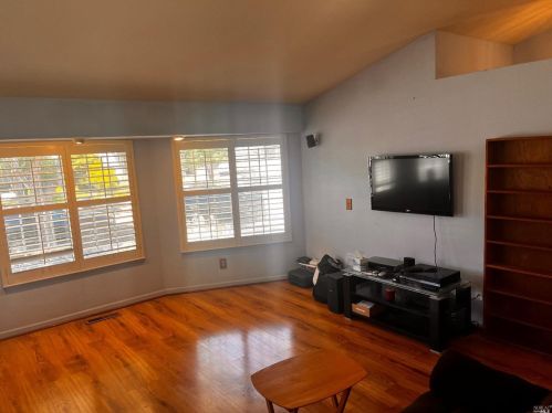 1106 Pippin Cir, Santa Rosa, CA 95407-6772