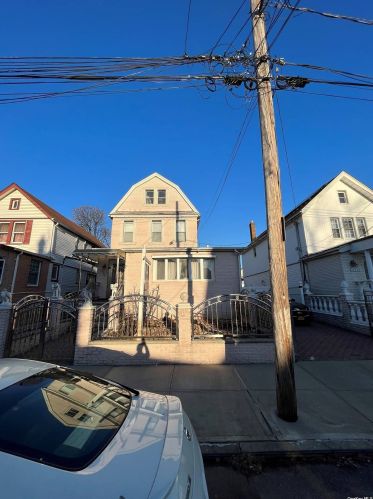 107-27 106th St, Jamaica, NY 11417-1138