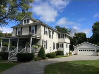 154 Summit St, Burlington, VT 05401-3928
