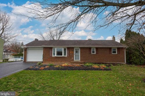 124 Zooks Mill Rd, Ephrata, PA 17522-9545