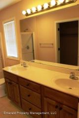 2517 Brook Ln, Manhattan KS  66502-6618 exterior