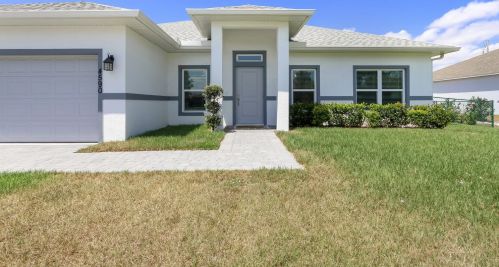 4590 Wabash St, Fort Pierce, FL 34953-6706