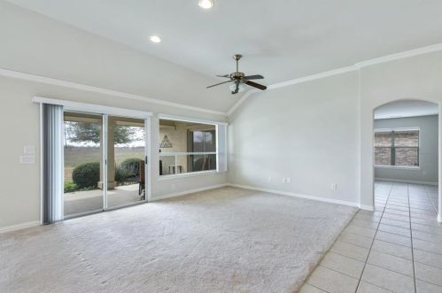 11313 Southerland Dr, Denton TX  76207-8693 exterior