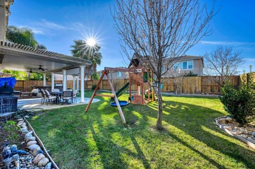 9980 Shiraz Pl, Elk Grove CA  exterior