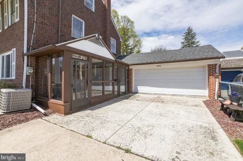 556 Leverington Ave, Philadelphia PA 19128-3314 exterior