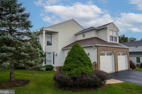 6309 Highlands Cir, Harrisburg, PA 17111-6972