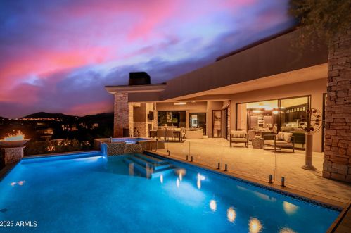 9710 Palisades Blvd, Scottsdale AZ 85268-2755 exterior