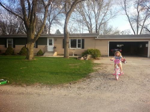 1013 Beaver St, New Hartford, IA 50660-7700
