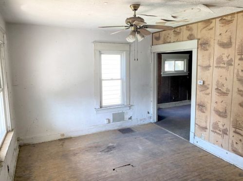 315 Hamilton Ave, Hermitage PA  16121-2002 exterior