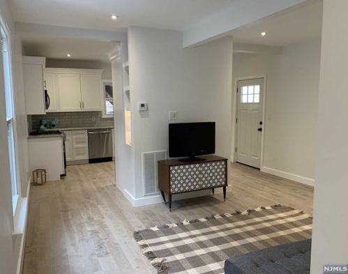 132 Forest St, Montclair NJ  07042-3806 exterior