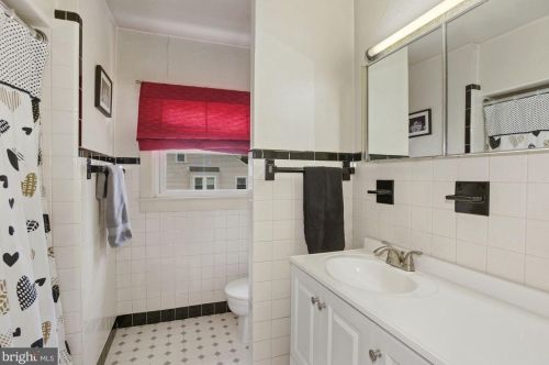 41 Andaloro Way, West Deptford NJ  08093-1640 exterior