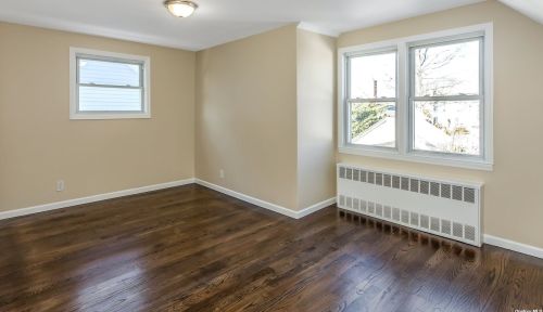 190 Violet Ave, Floral Park NY  11001-3026 exterior