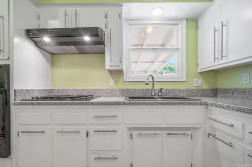 4755 Hayter Ave, Lakewood CA  90712-3508 exterior