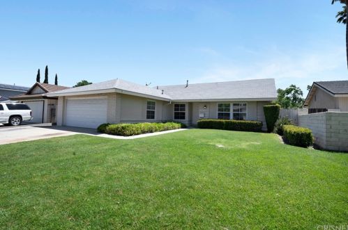 27412 Fairport Ave, Santa Clarita, CA 91351-2611