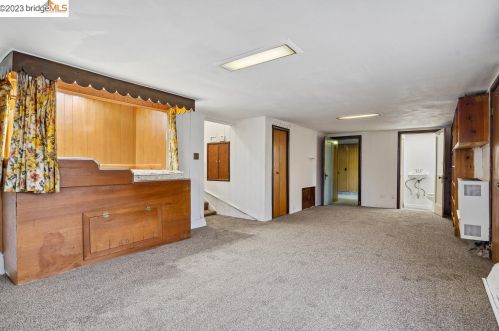 2615 67th Ave, Oakland CA  94605-2333 exterior
