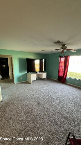 1081 Abingdon Ave, Fort Pierce FL  34953-2804 exterior