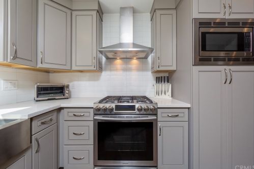 324 Grand Ave, Long Beach CA  90814-2738 exterior