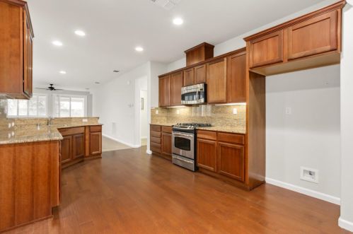 7500 Abbey Cir, Elk Grove CA  95757-5103 exterior