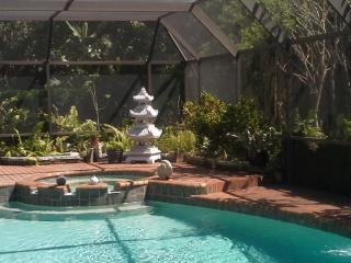 2366 Landings Cir, Bradenton, FL 34209-9771