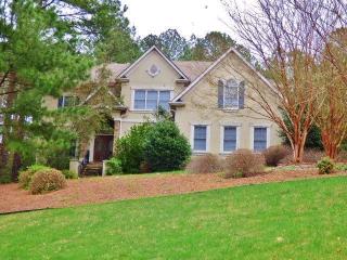 3839 Mountain Cove Dr, Charlotte, NC 28216-7780
