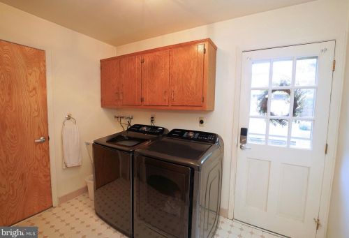 35 Woodlane Rd, Lawrence Township NJ  08648-5543 exterior