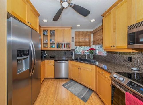 8313 Lightfoot Dr, Nokomis FL  34275-3211 exterior