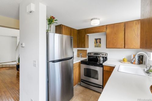 212 Nome St, Denver CO 80014-1850 exterior