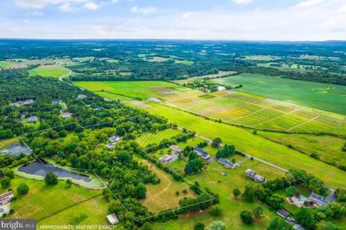 10719 Kettle Run Rd, Nokesville VA  20181-1715 exterior