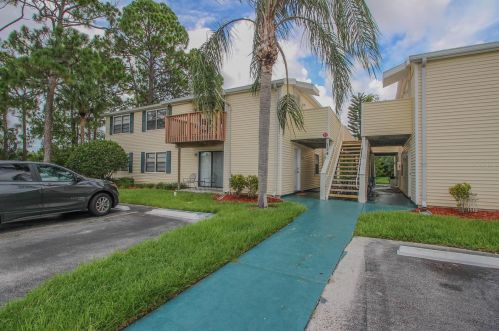 124 Loblolly Ct, Oldsmar, FL 34677-4561